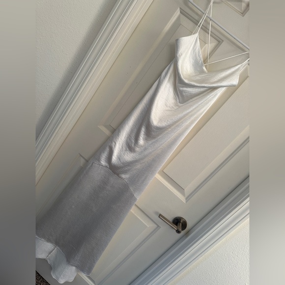 Elliatt Aisle Dress. NWOT. - Picture 4 of 6